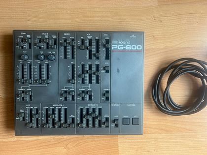 Roland-PG-800"